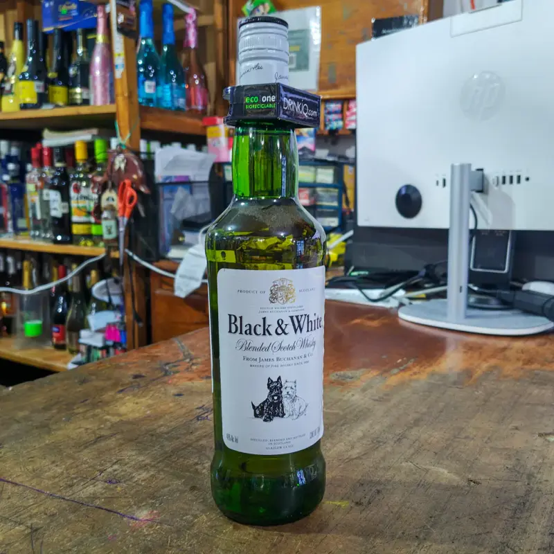Whisky Black & White Original Blended Scotch - 700ml