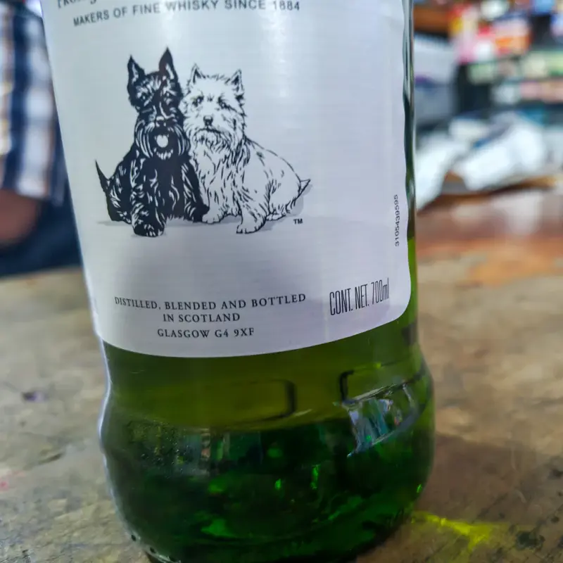 Whisky Black & White Original Blended Scotch - 700ml