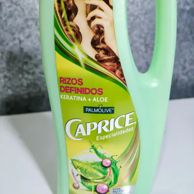 Shampoo Caprice - Rizos Definidos Con Keratina y Aloe - 750ml